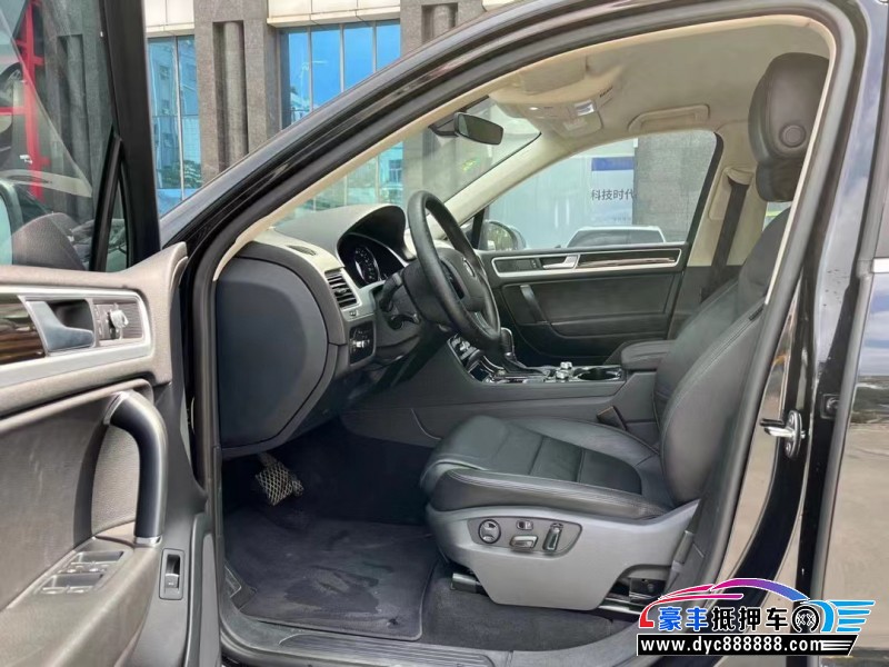 17年大众途锐轿车抵押车出售