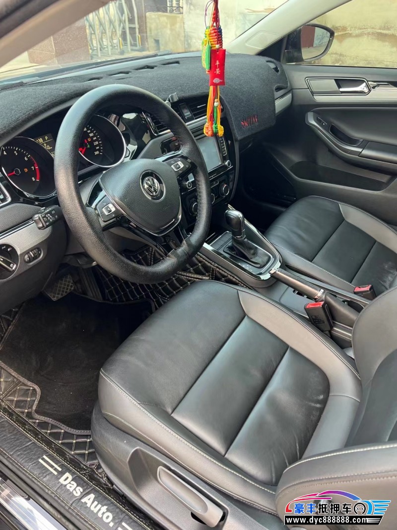 15年大众速腾轿车抵押车出售