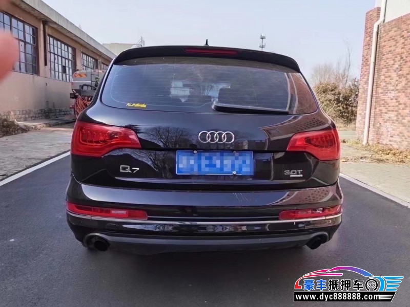 12年奥迪Q7轿车抵押车出售