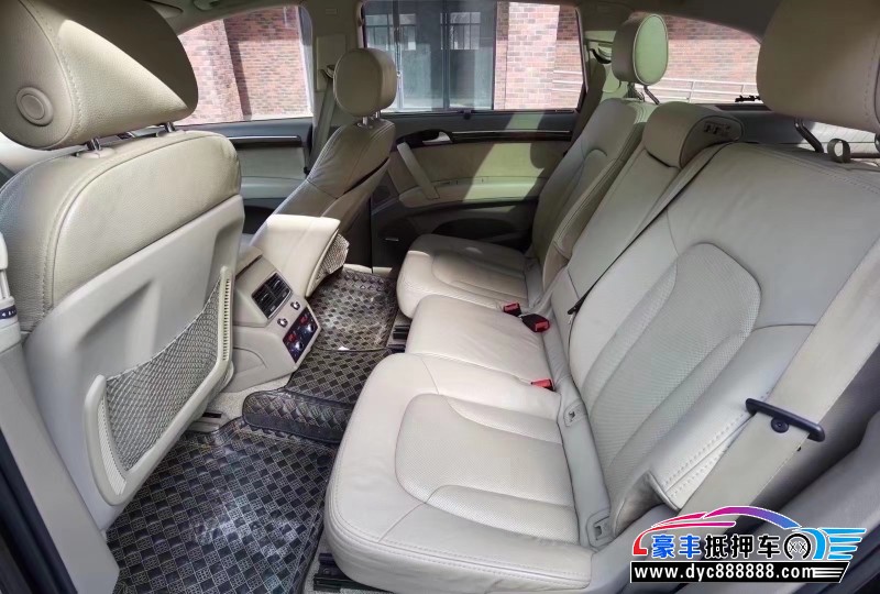 12年奥迪Q7轿车抵押车出售