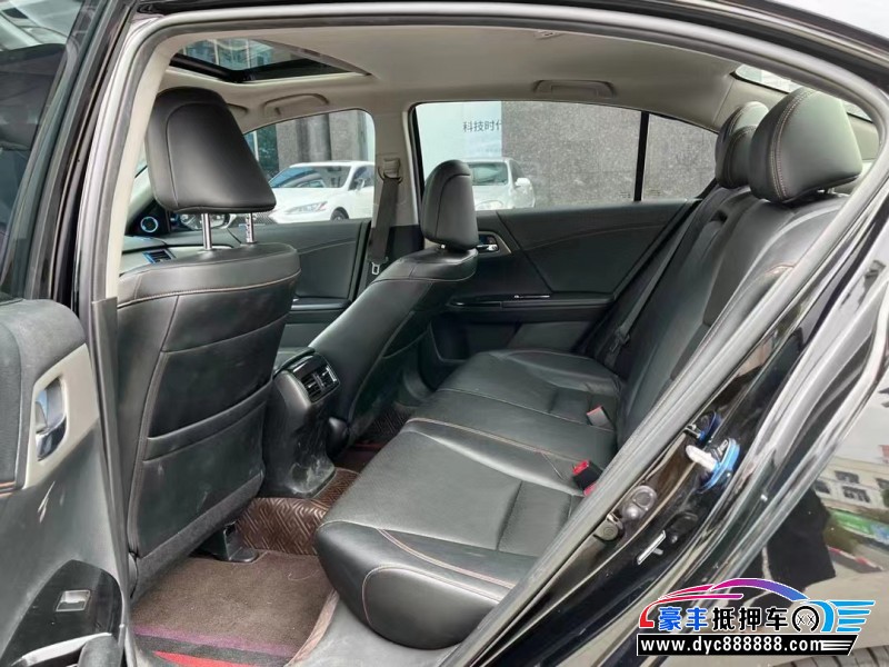 17年本田雅阁轿车抵押车出售