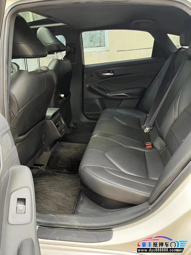 22年丰田亚洲龙轿车抵押车出售