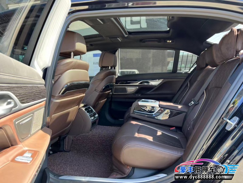 20年宝马7系轿车抵押车出售