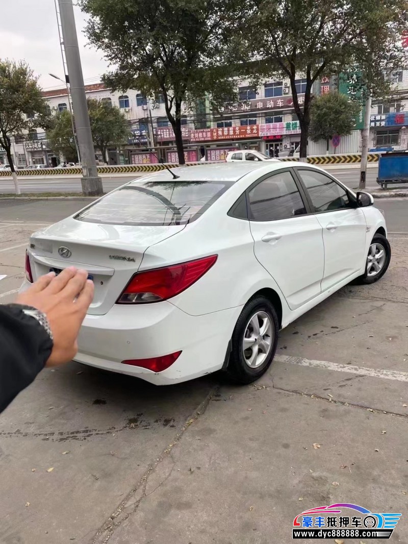 16年现代瑞纳轿车抵押车出售