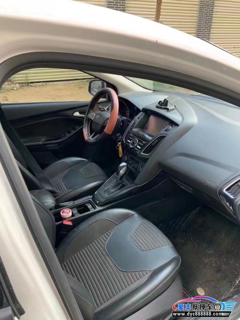 17年福特福克斯轿车抵押车出售