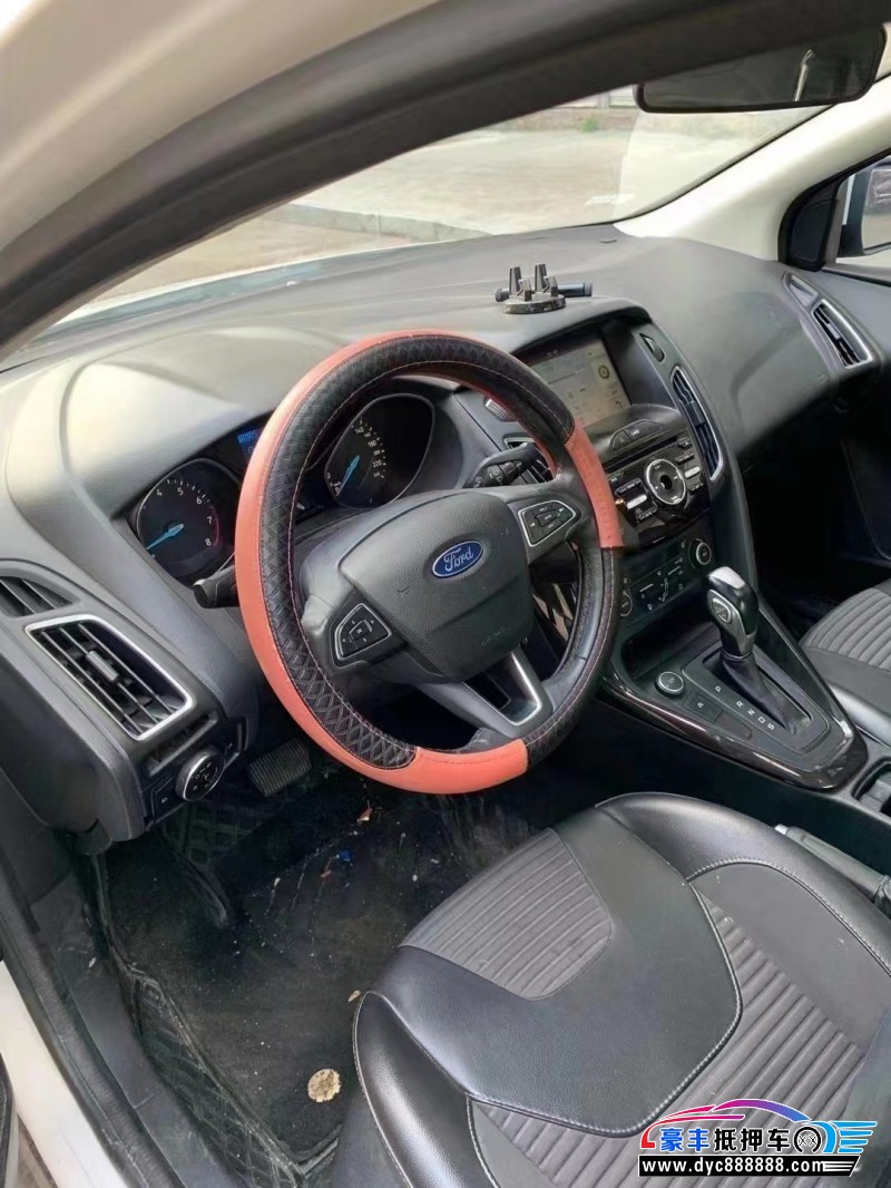 17年福特福克斯轿车抵押车出售