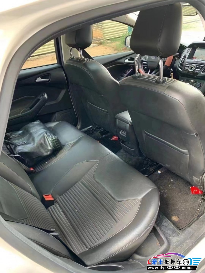 17年福特福克斯轿车抵押车出售