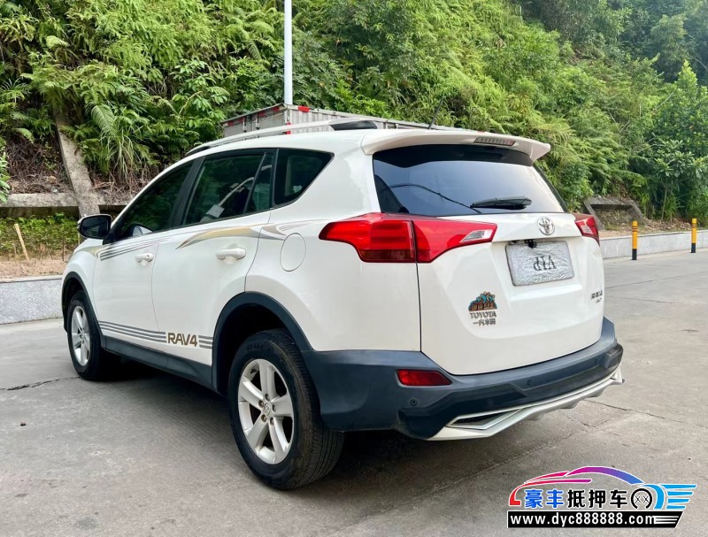 14年丰田RAV4荣放轿车抵押车出售