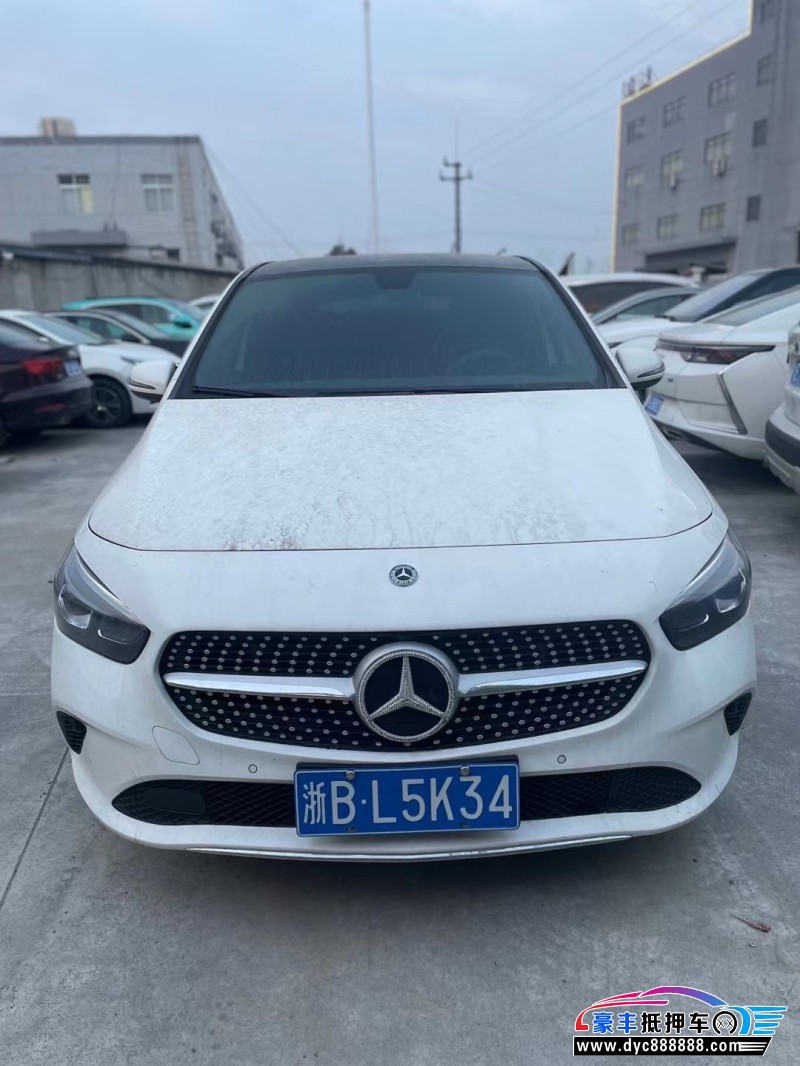21年奔驰B轿车抵押车出售