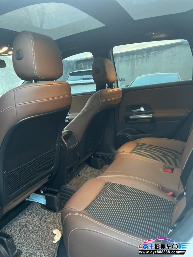 21年奔驰B轿车抵押车出售