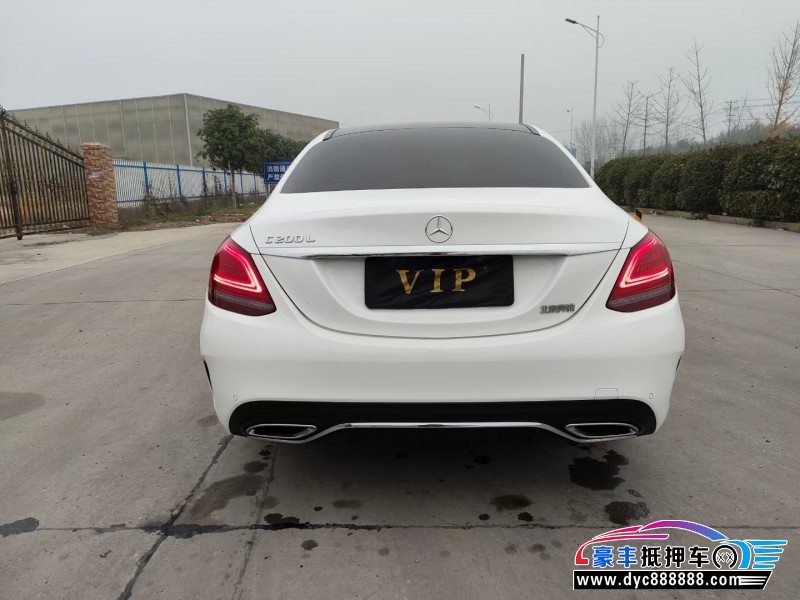 20年奔驰C级轿车抵押车出售