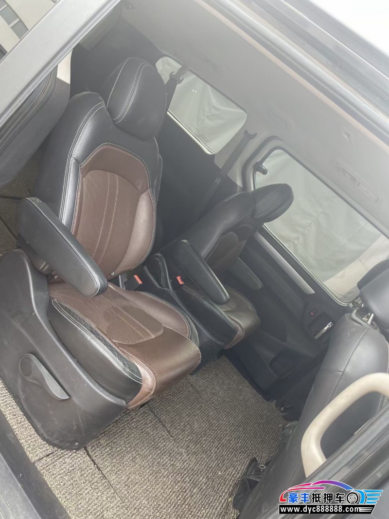 16年上汽大通G10MPV抵押车出售