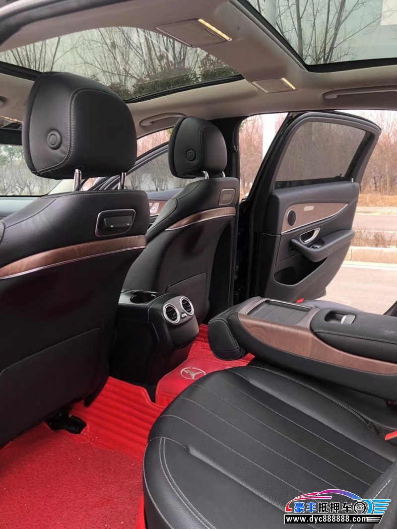 19年奔驰E轿车抵押车出售