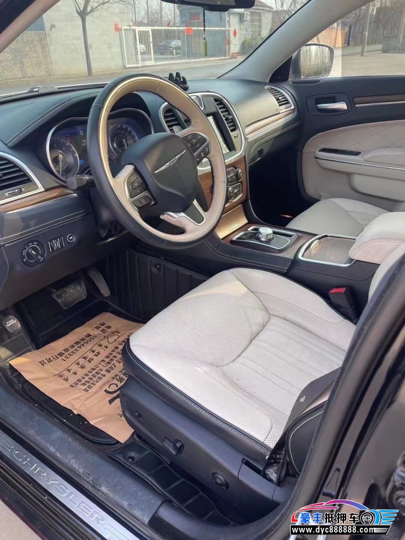 16年克莱斯勒300C轿车抵押车出售