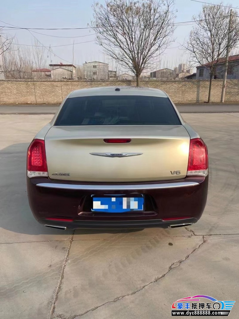 16年克莱斯勒300C轿车抵押车出售