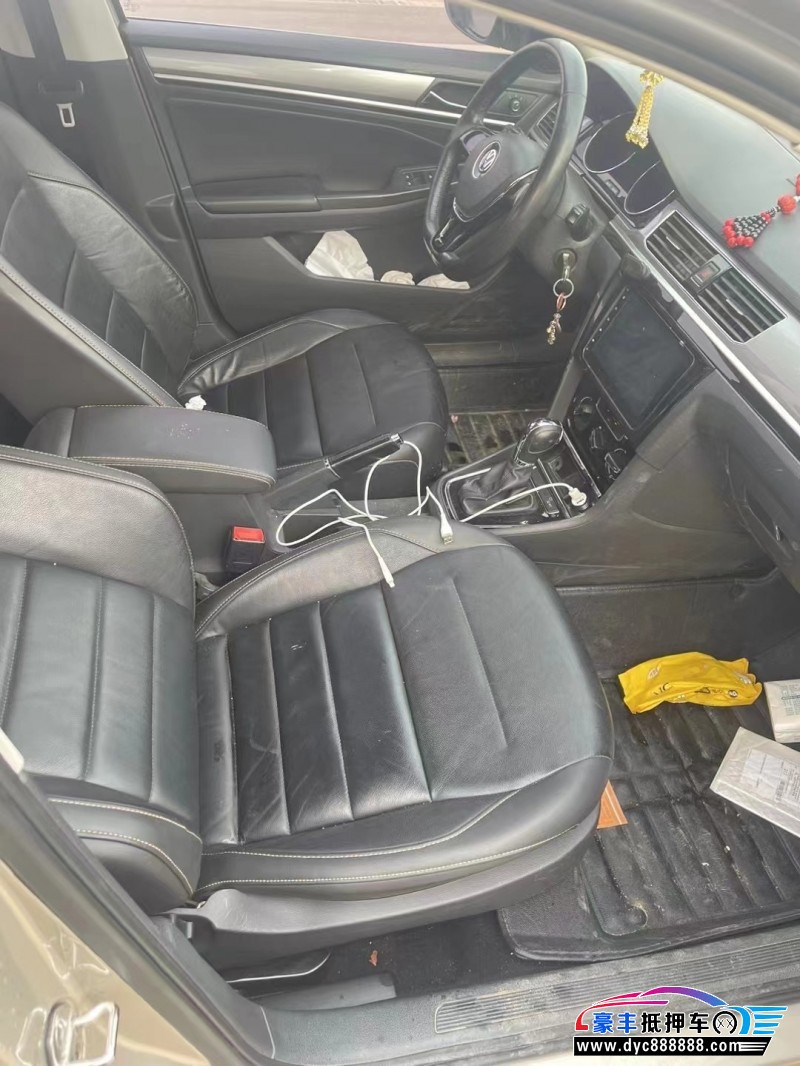 16年大众宝来轿车抵押车出售