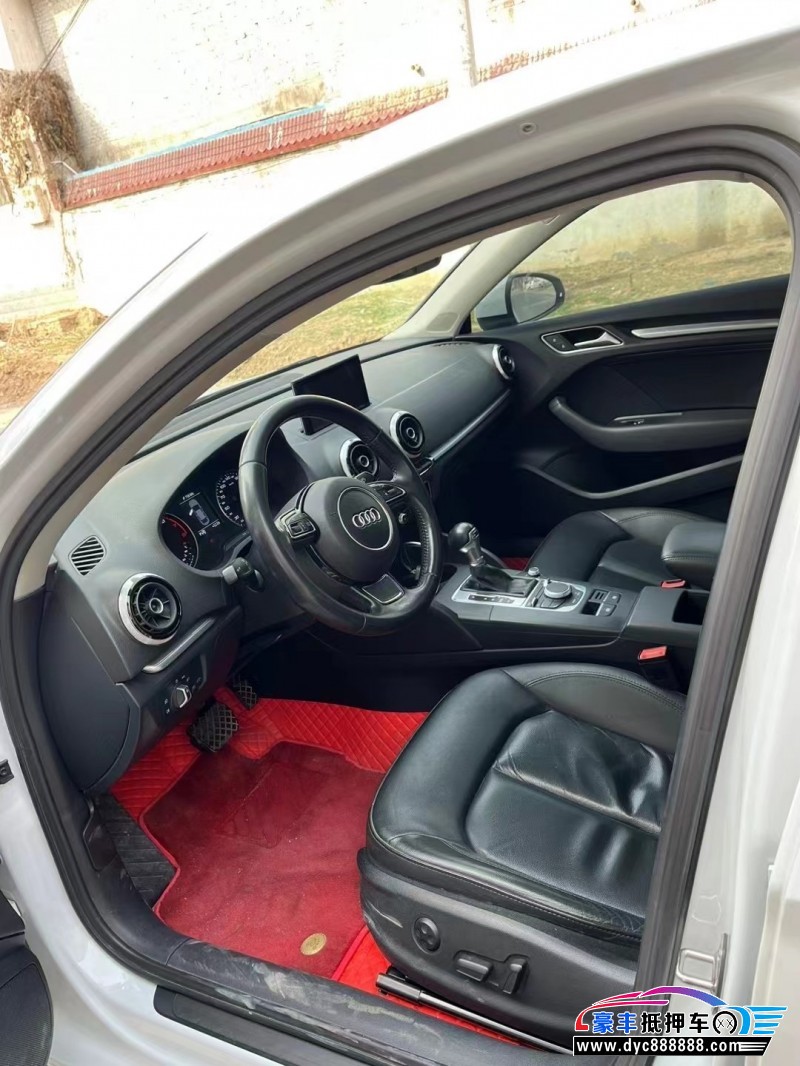 17年奥迪A3轿车抵押车出售