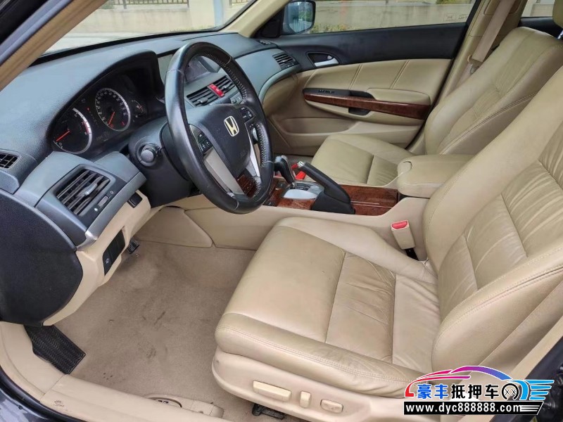 12年本田雅阁轿车抵押车出售