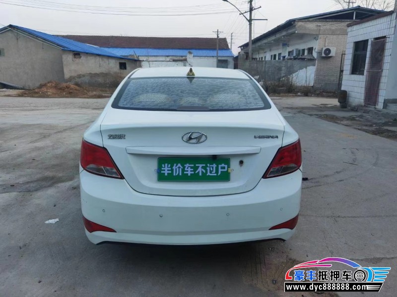 17年现代瑞纳轿车抵押车出售