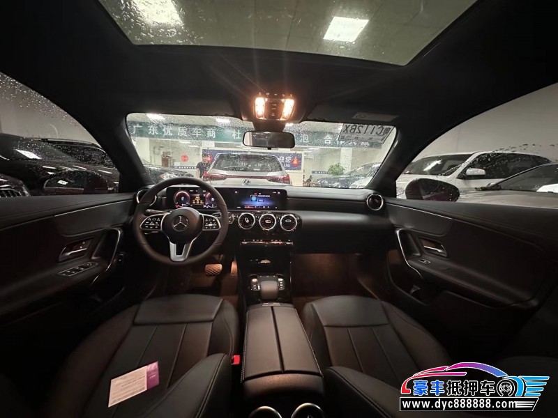 23年奔驰A轿车抵押车出售