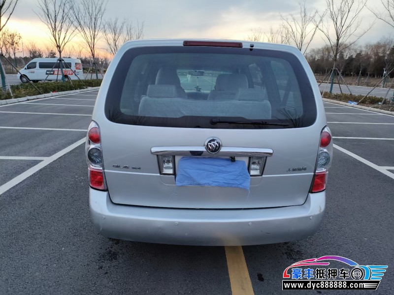 15年别克GL8轿车抵押车出售