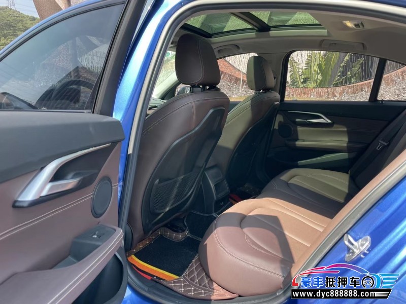 20年宝马1系轿车抵押车出售