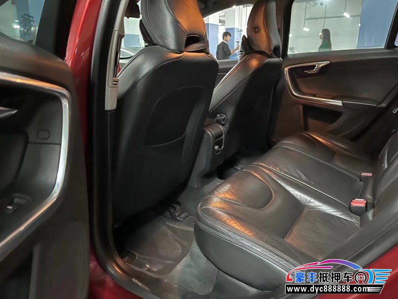 14年沃尔沃V60轿车抵押车出售