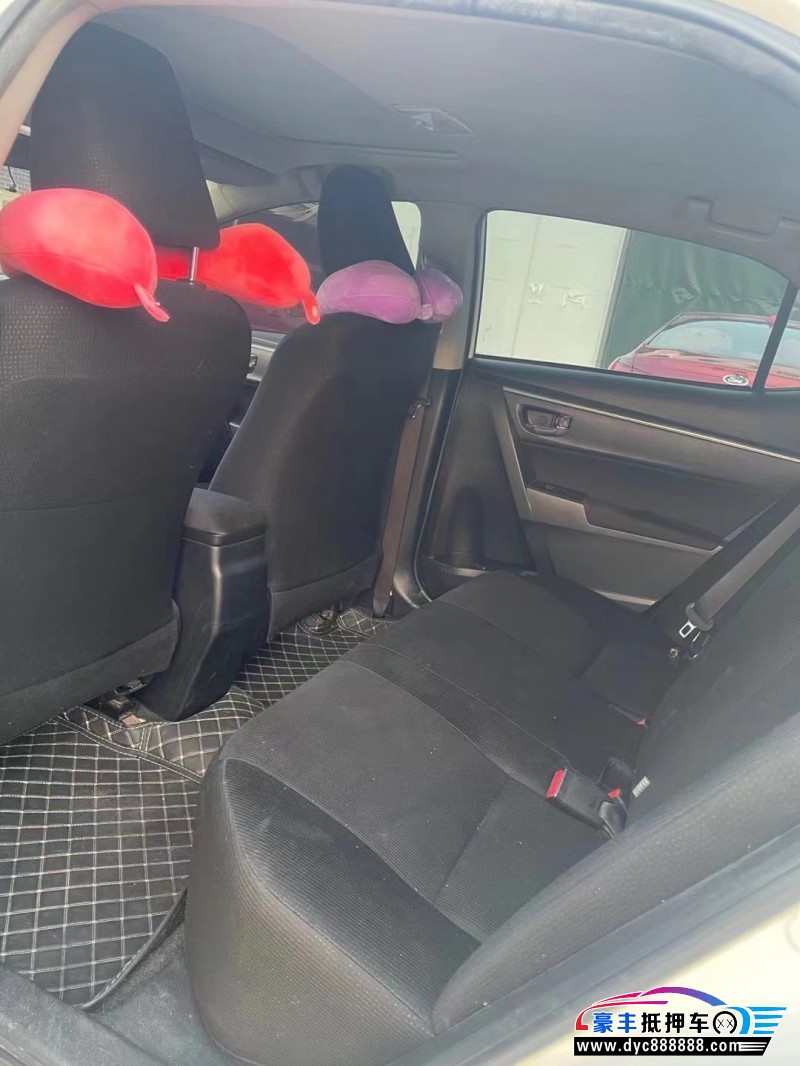 15年丰田雷凌轿车抵押车出售