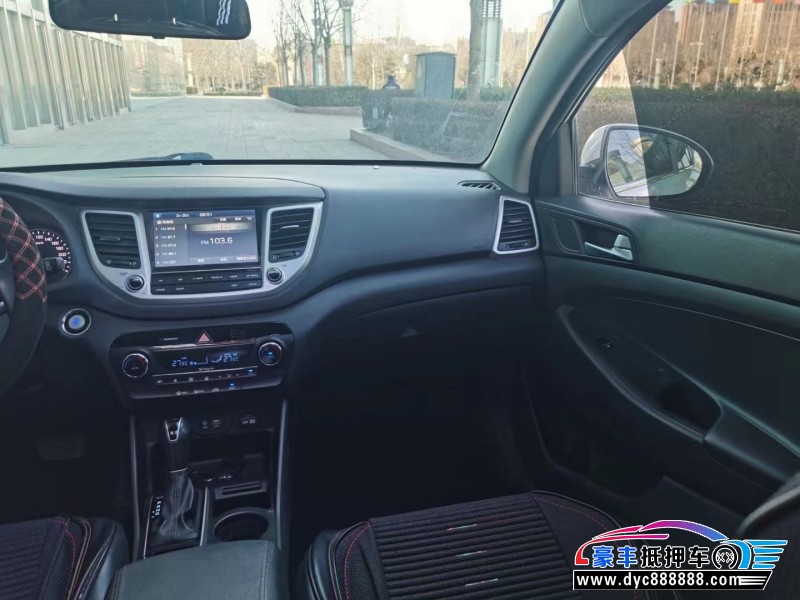 16年现代途胜轿车抵押车出售