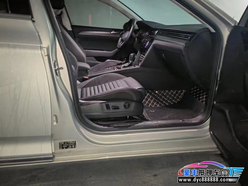 21年大众迈腾轿车抵押车出售