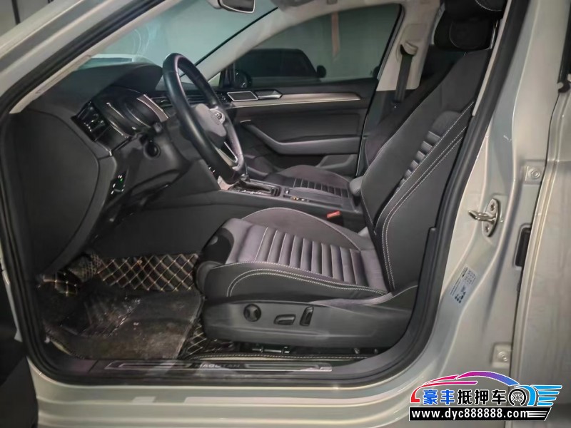 21年大众迈腾轿车抵押车出售