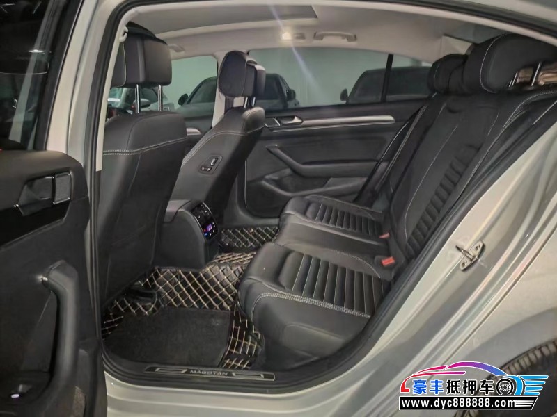 21年大众迈腾轿车抵押车出售