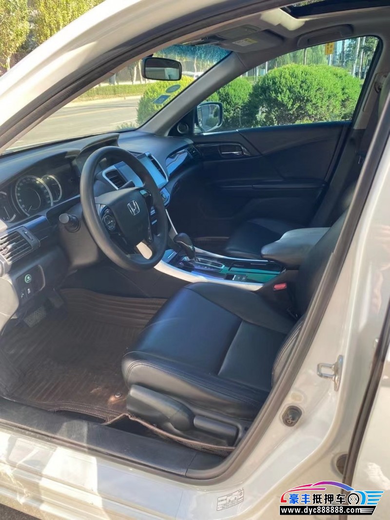 16年本田雅阁轿车抵押车出售