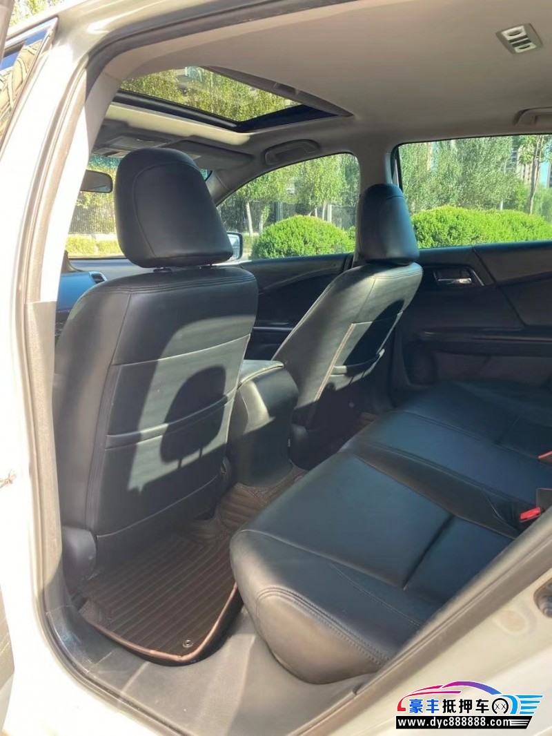 16年本田雅阁轿车抵押车出售