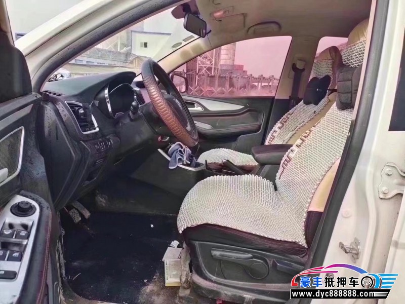 16年宝骏560SUV抵押车出售