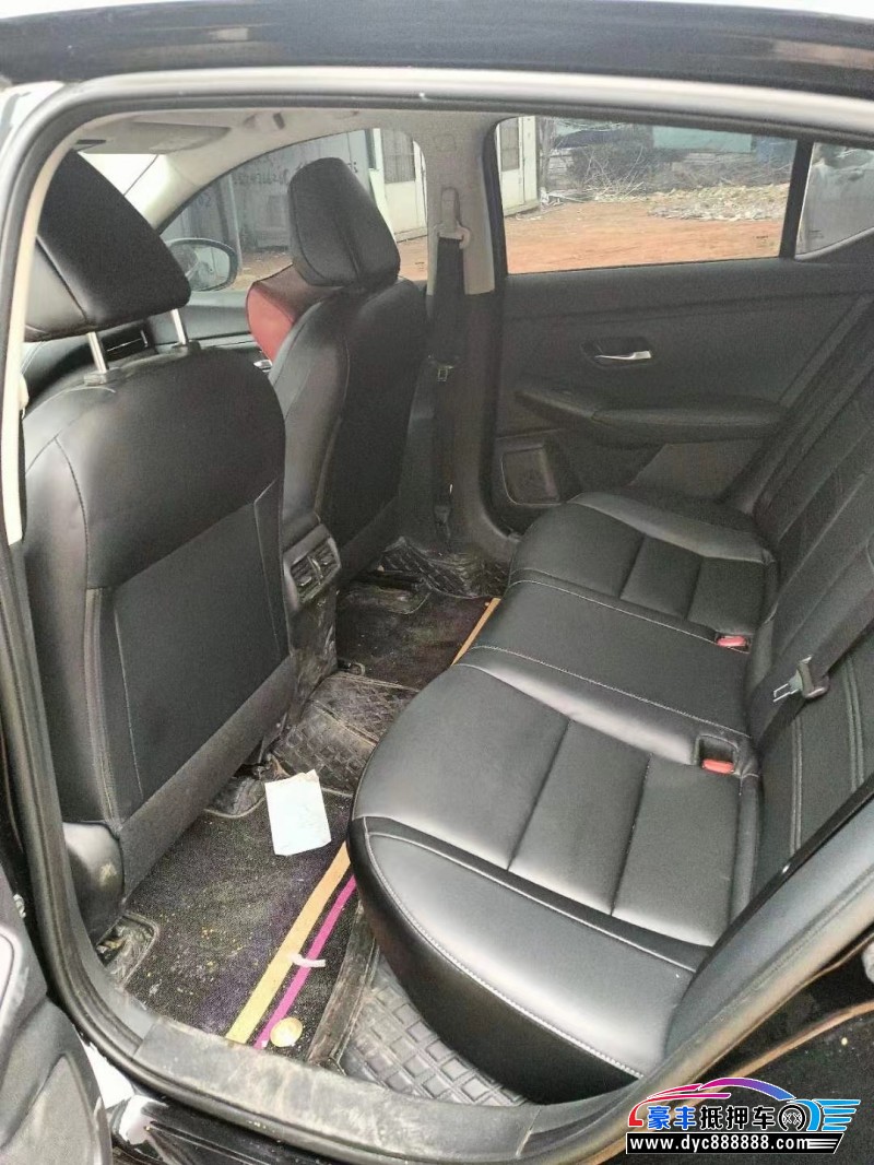 22年日产轩逸轿车抵押车出售