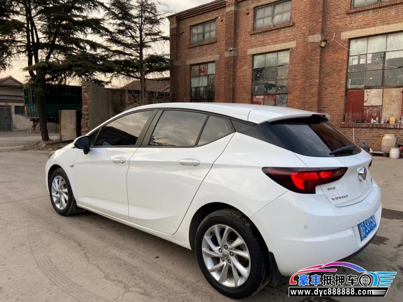 17年别克威朗轿车抵押车出售