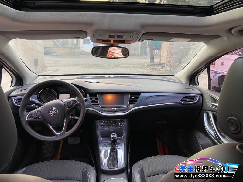 17年别克威朗轿车抵押车出售