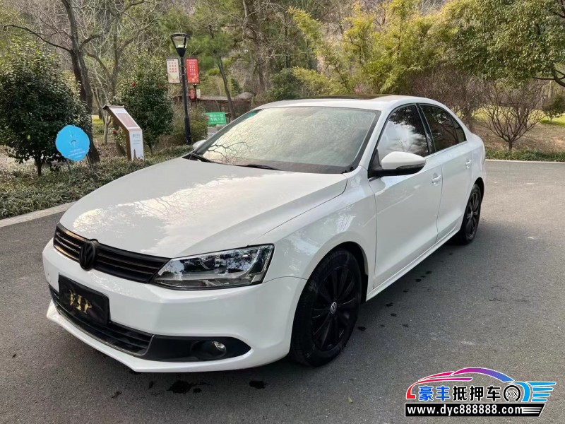 14年大众速腾轿车抵押车出售