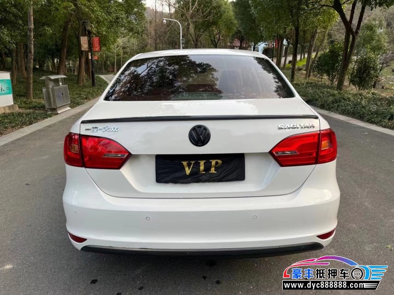 14年大众速腾轿车抵押车出售