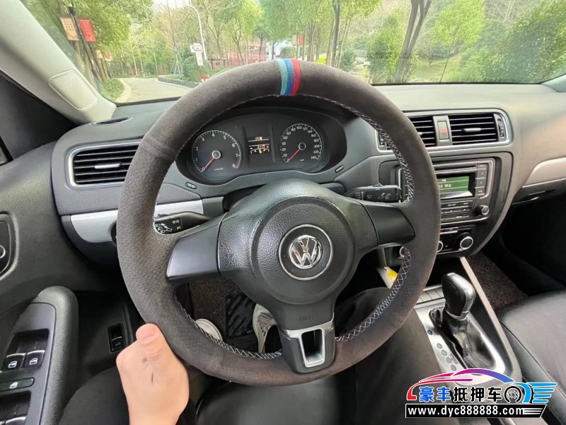 14年大众速腾轿车抵押车出售