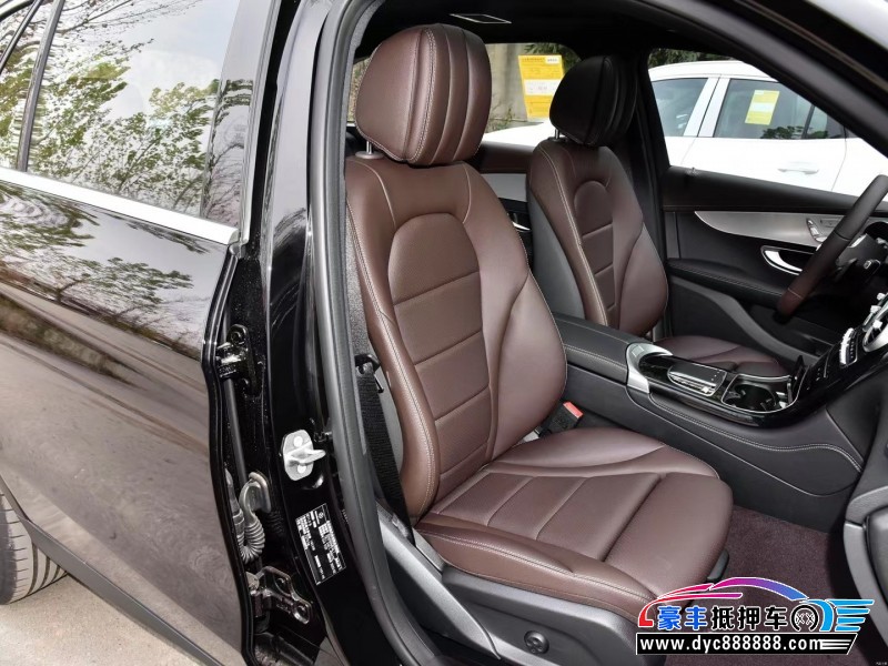 22年奔驰GLCSUV抵押车出售