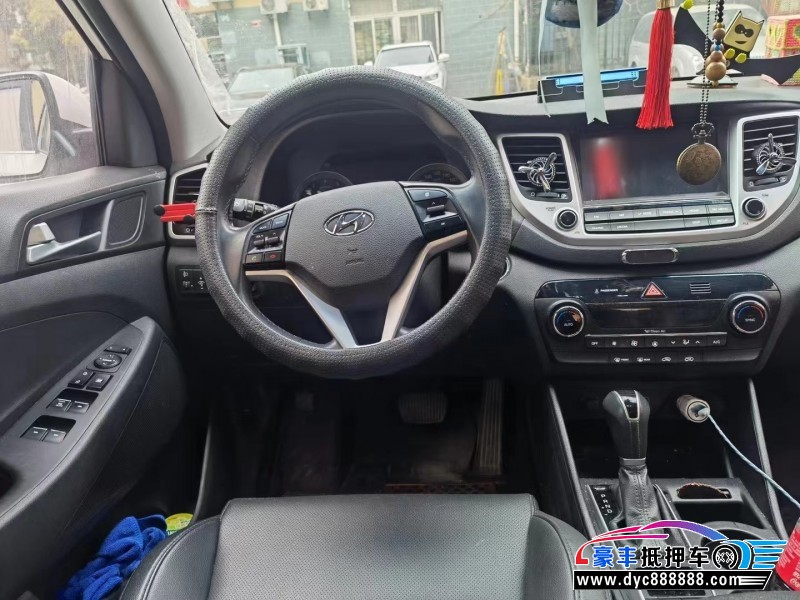 17年现代途胜SUV抵押车出售