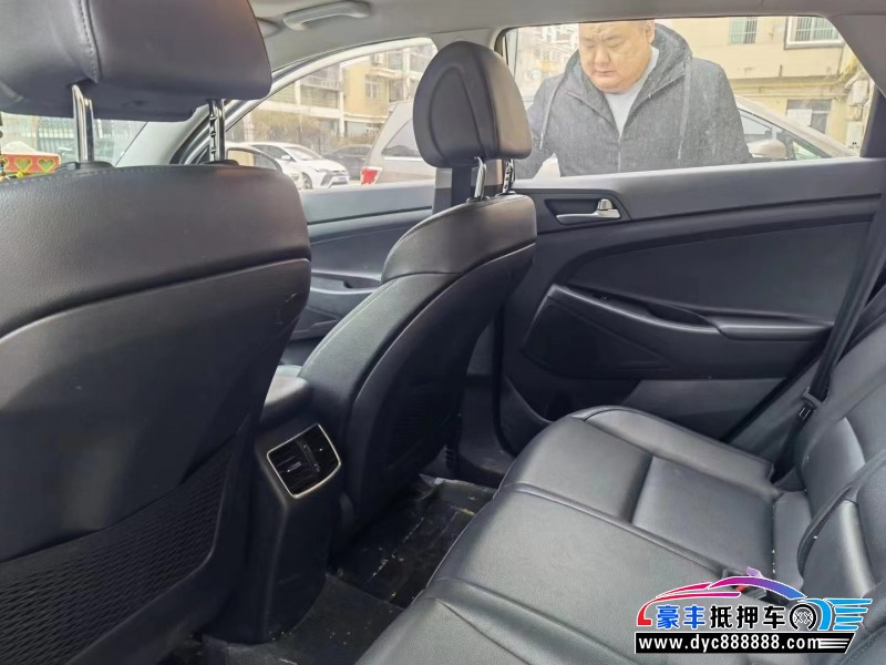 17年现代途胜SUV抵押车出售