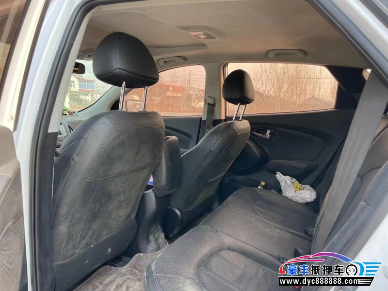 15年现代ix35轿车抵押车出售