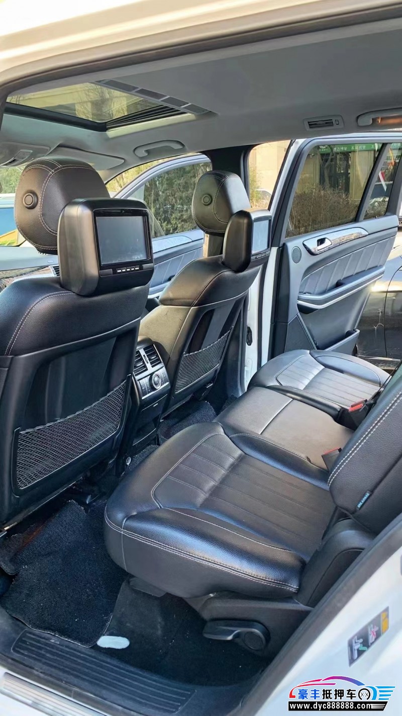 14年奔驰GL级轿车抵押车出售