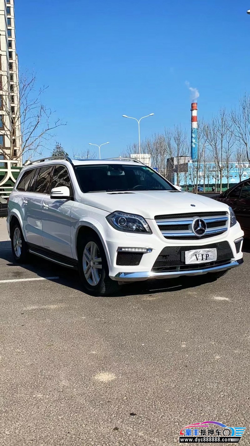 14年奔驰GL级轿车抵押车出售
