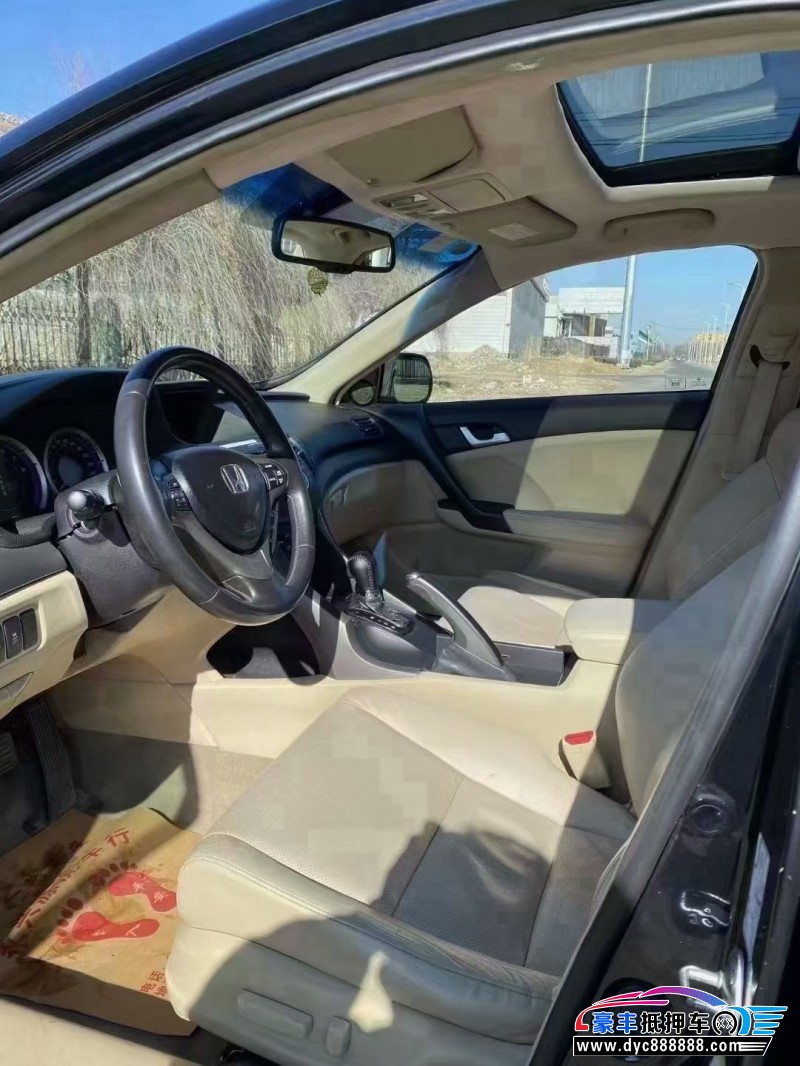 13年本田思铂睿轿车抵押车出售