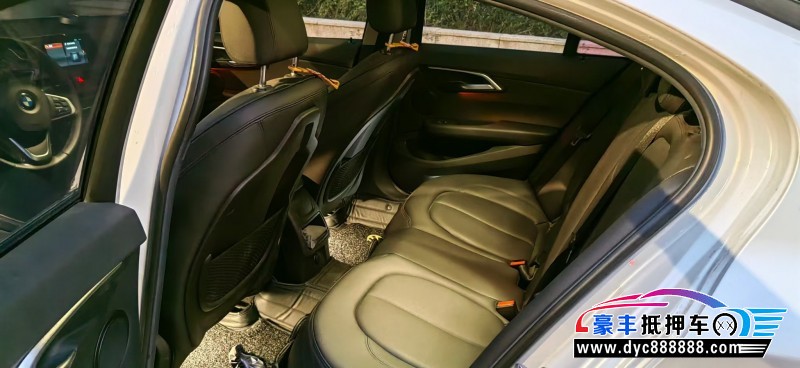 18年宝马1系轿车抵押车出售