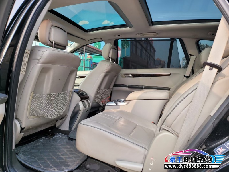 12年奔驰R级轿车抵押车出售